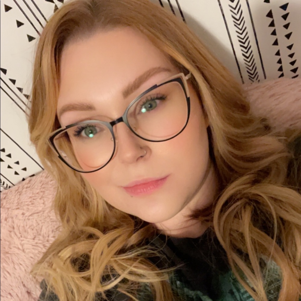 Meet your Posher, Kelly